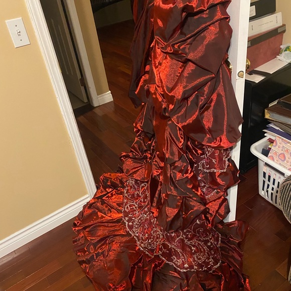Red Prom/ wedding dress - Picture 6 of 7